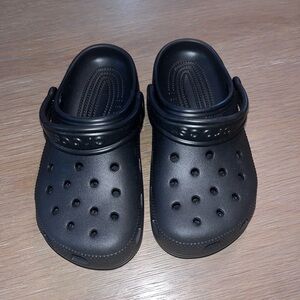 Black Crocs